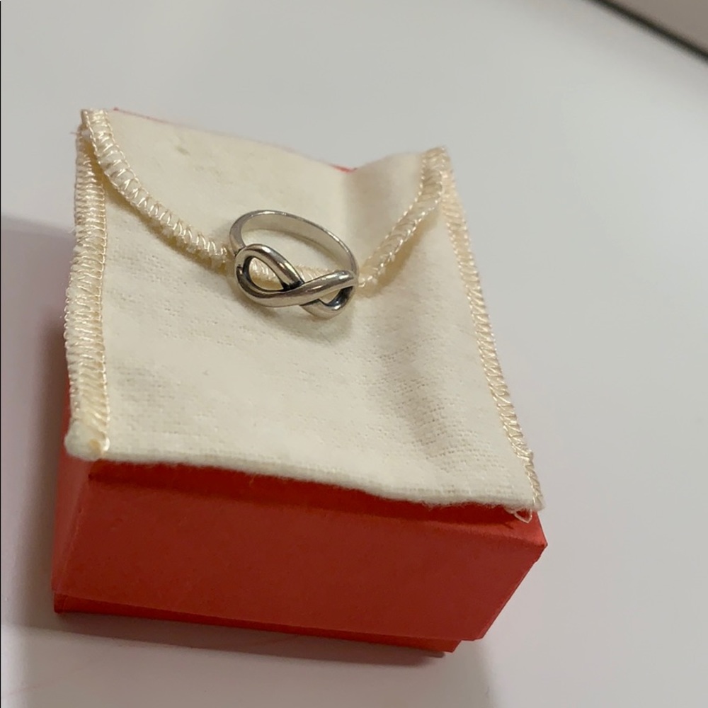 Infinity ring